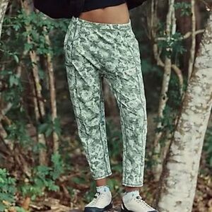Free people floral camo hot shot pants large